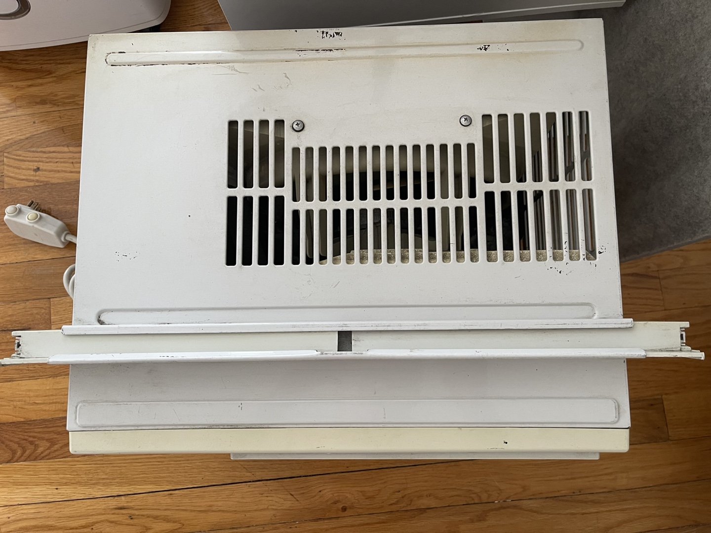 GE Window Air Conditioner - photo 2