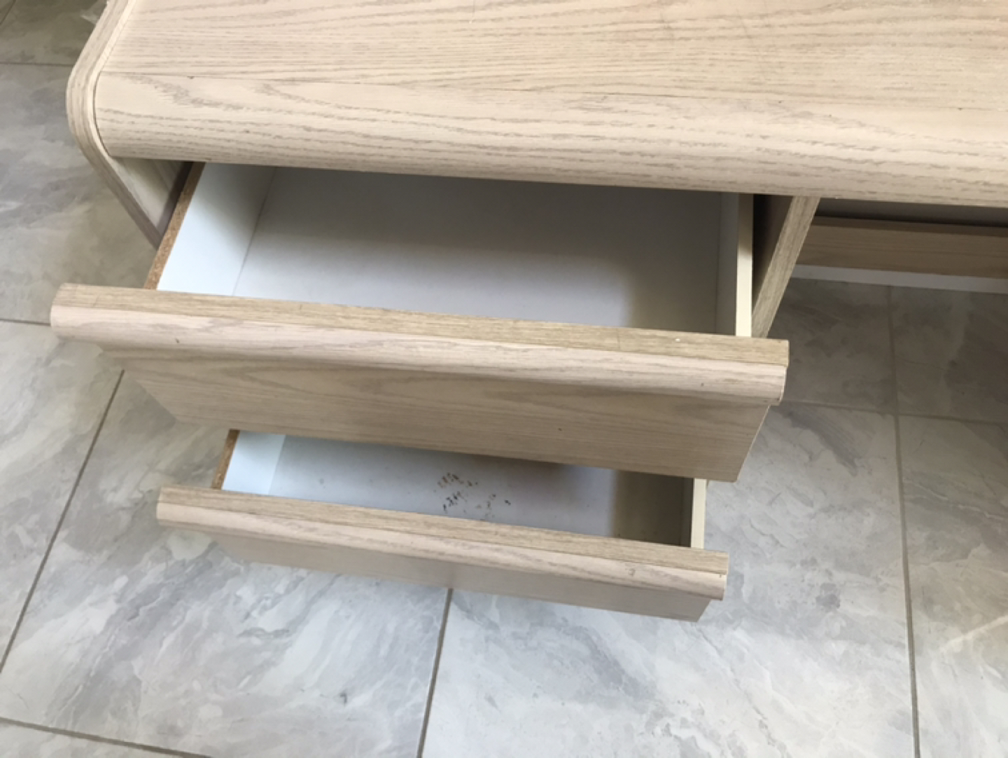 Office desk - photo 3