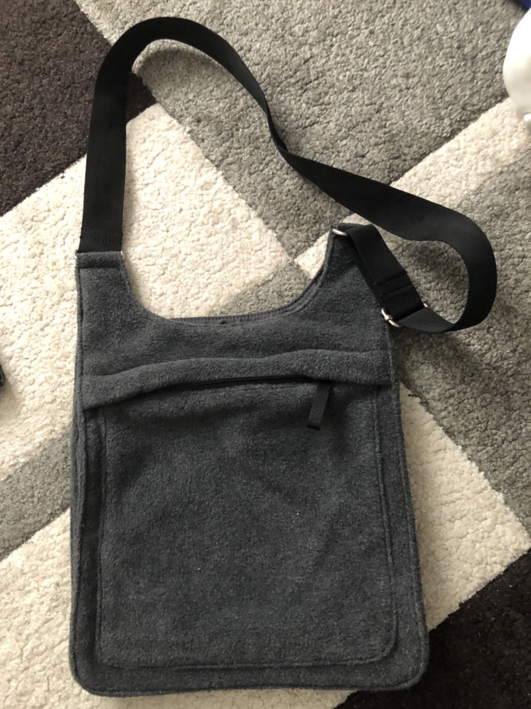 #freecycle Side saddle fleece shoulder bag. - photo 2