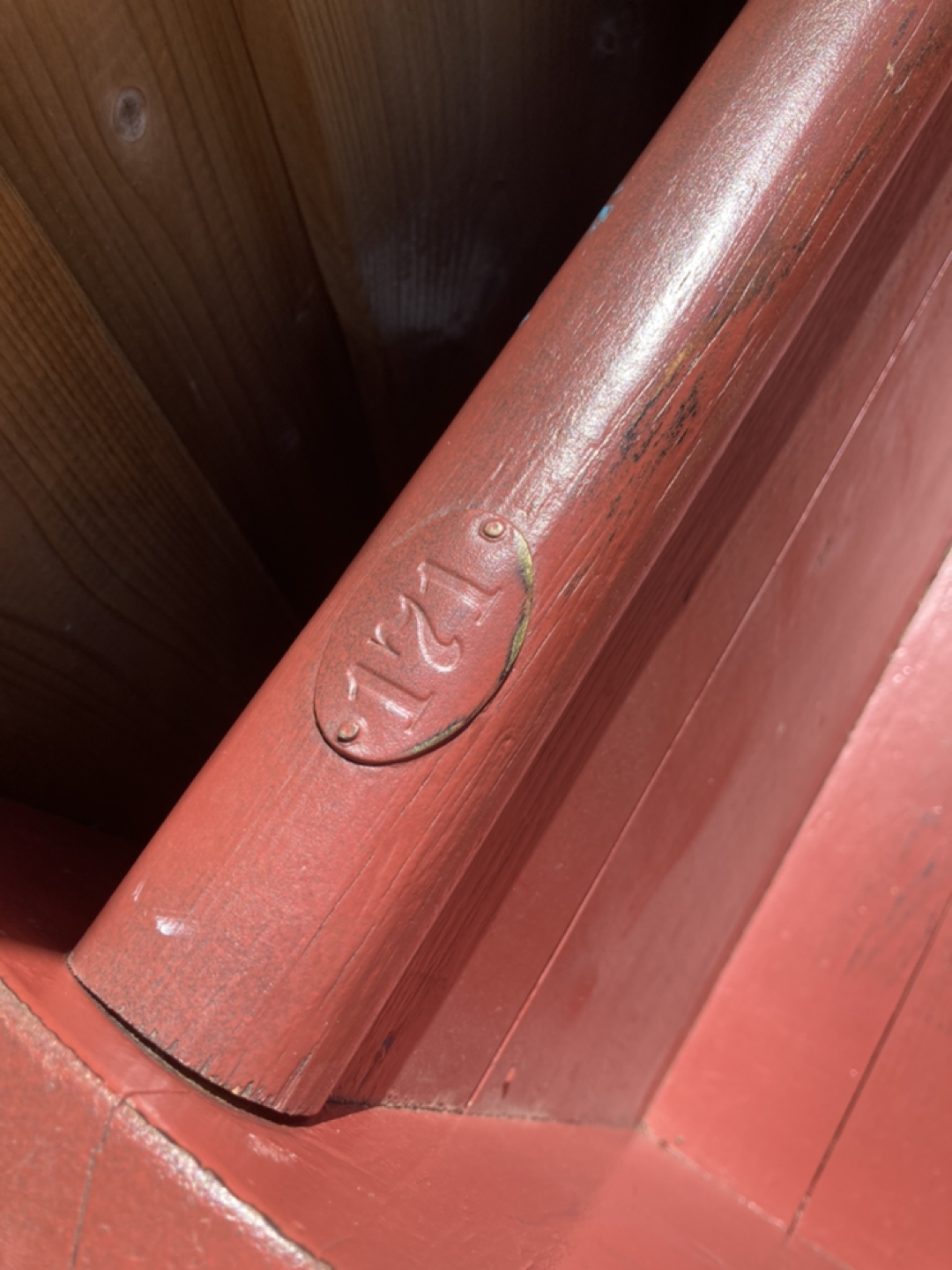 Antique church pew - photo 2