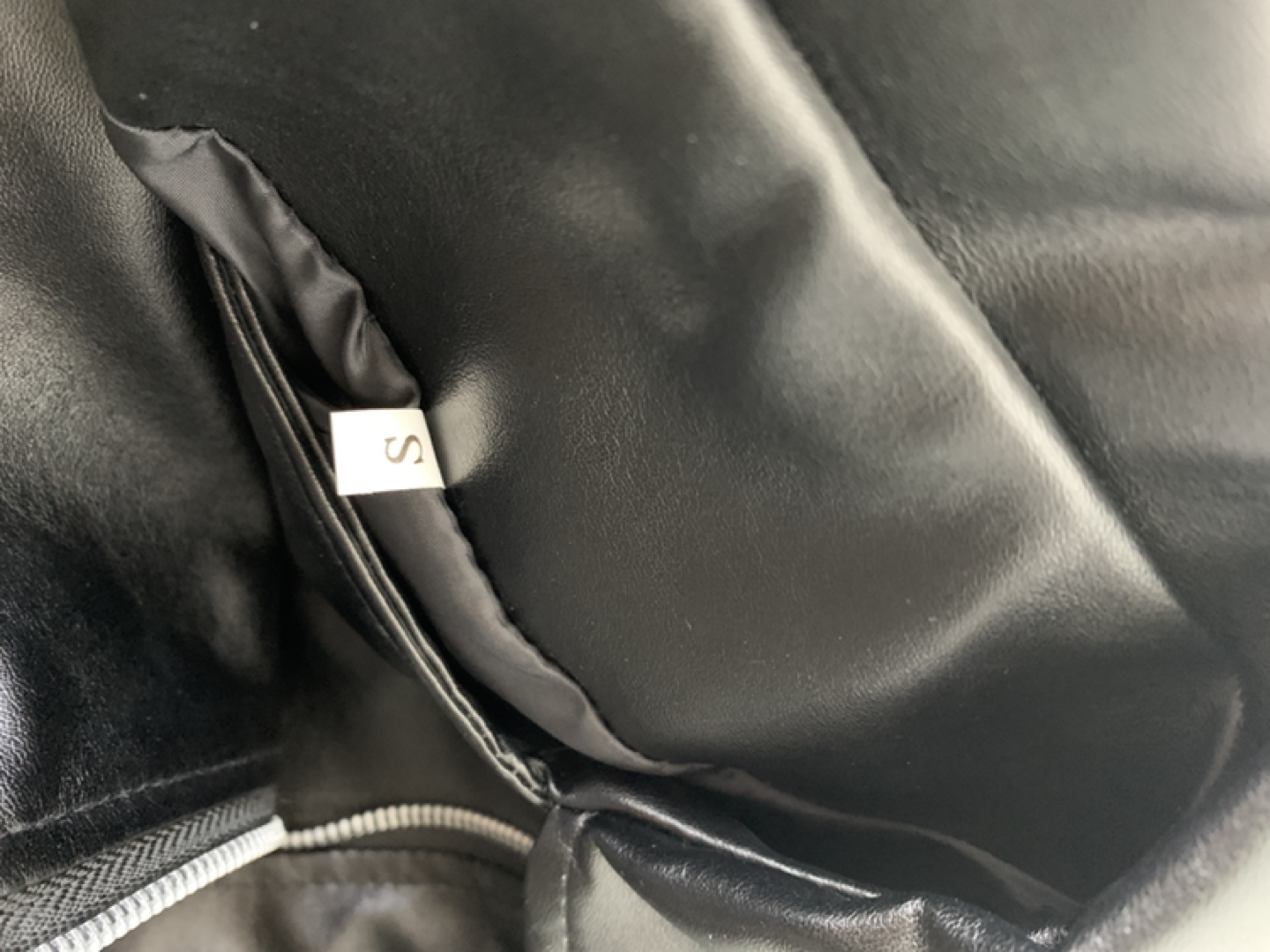 Women 2 ways Leather jacket Small(brand new) image indicator(3)