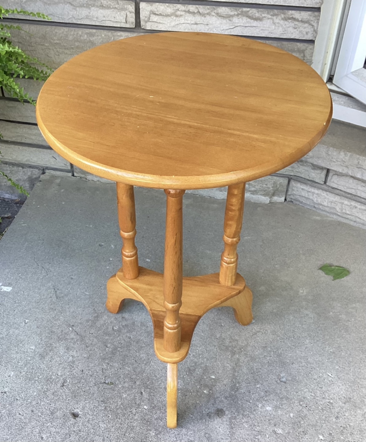 Round Accent Table - photo 2