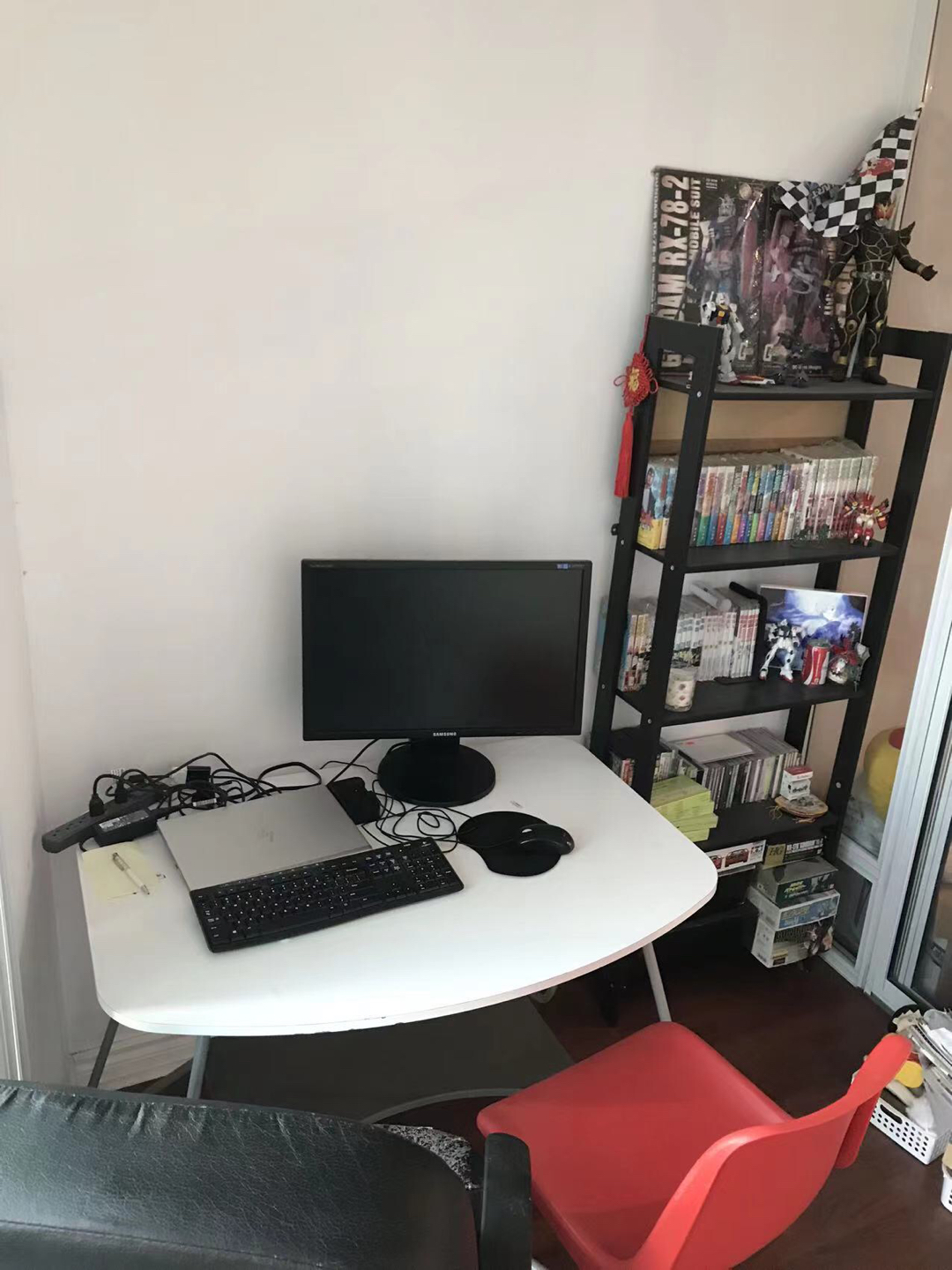 Desk and chair thumbnail
