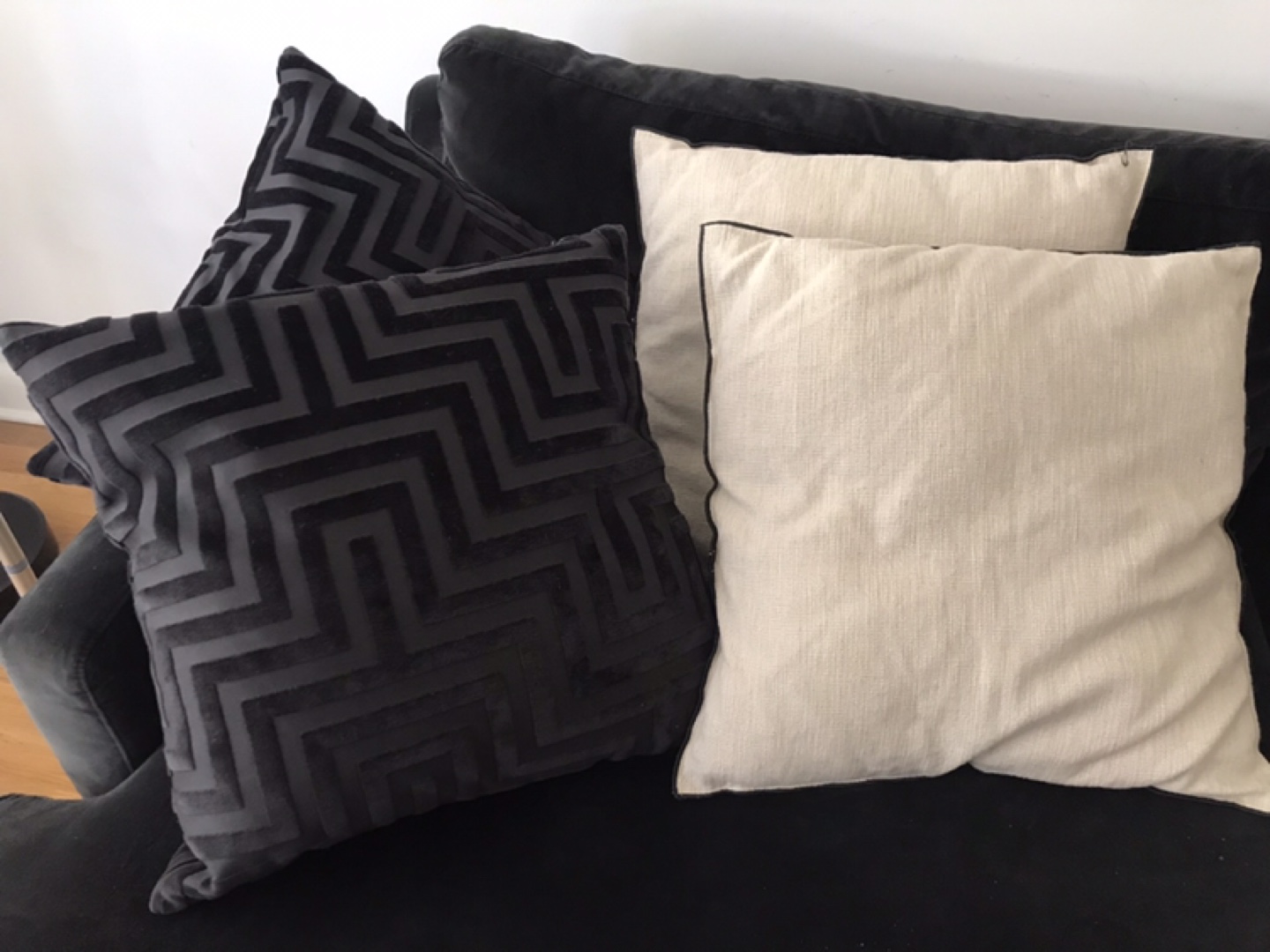 Set of 6 cushions -black, linen, forest green