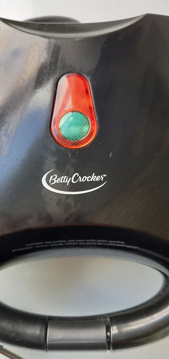 Betty Crocker  Belgian Waffle Maker - photo 3
