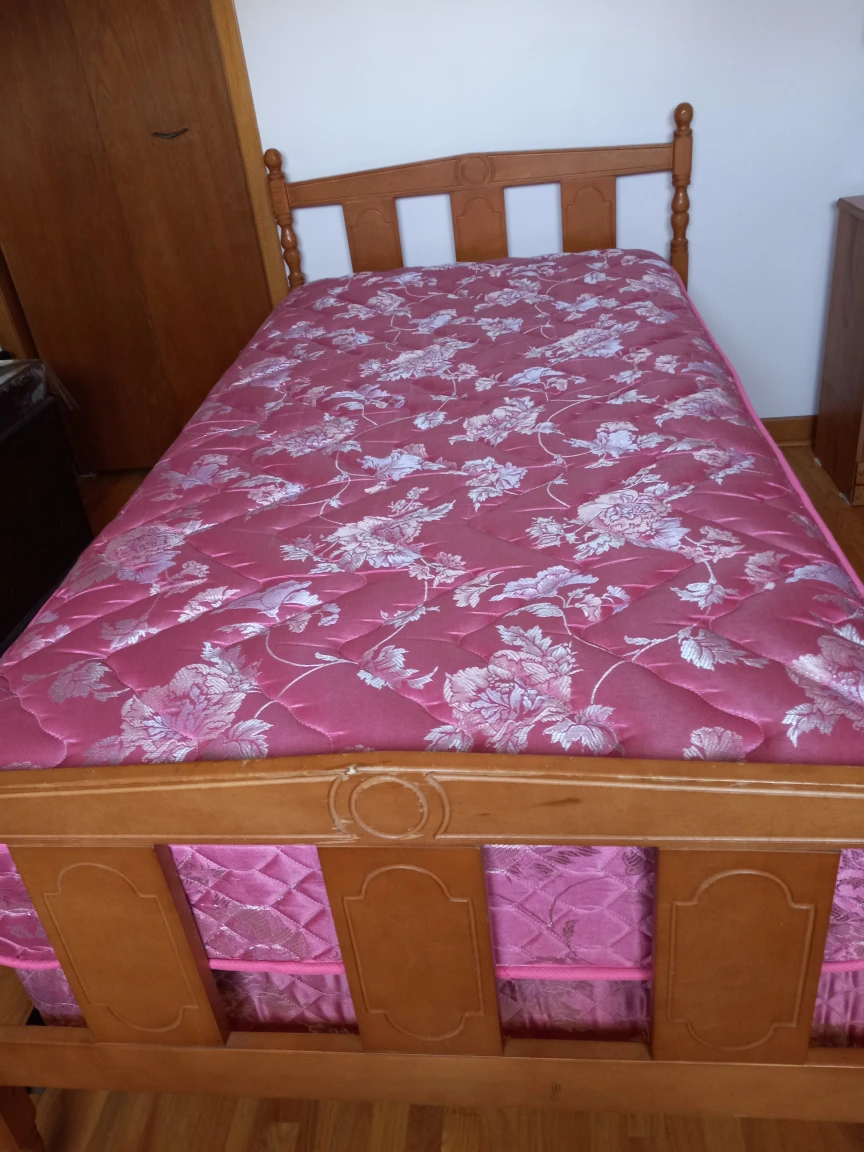 twin bed thumbnail