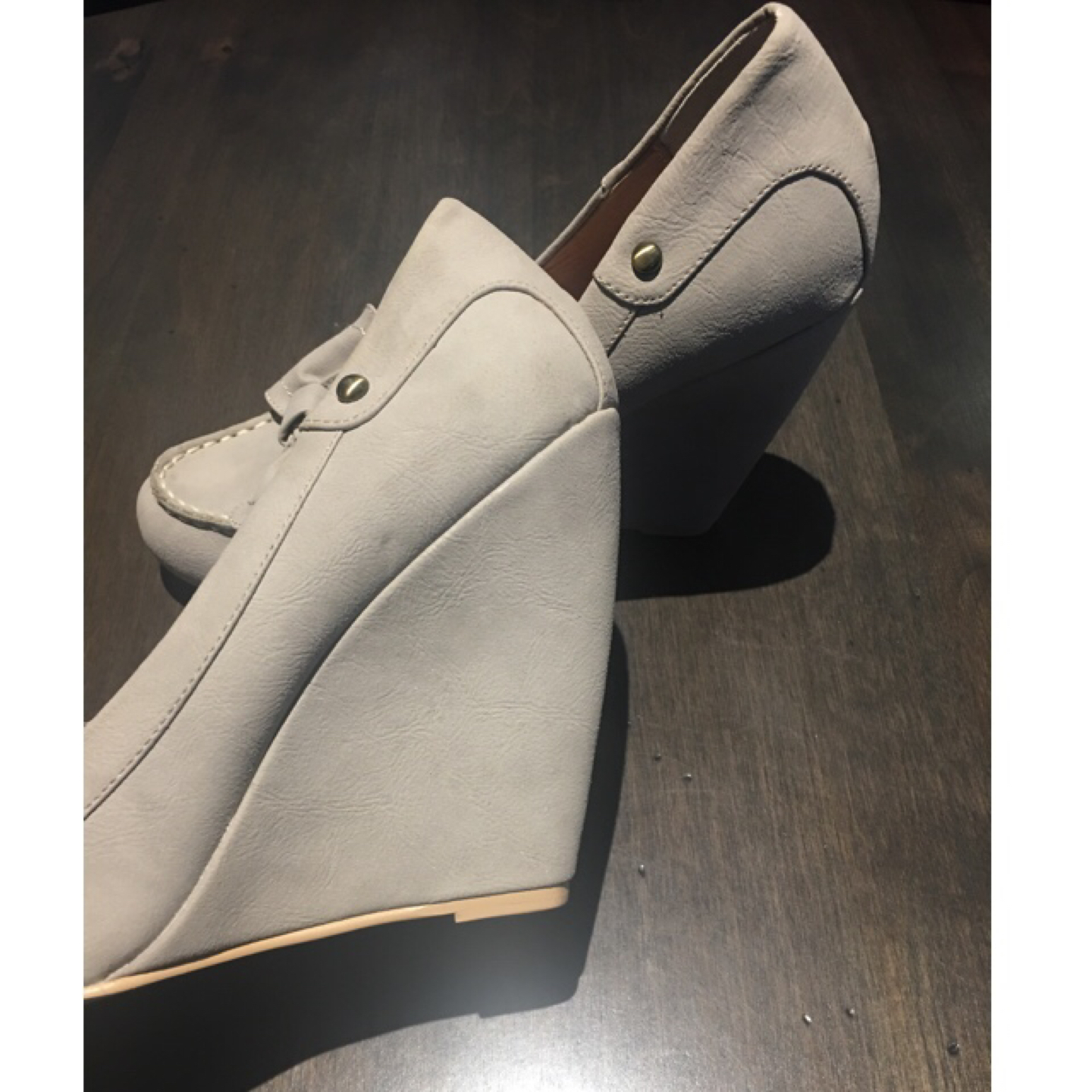 Lovely People Wedges image indicator(2)