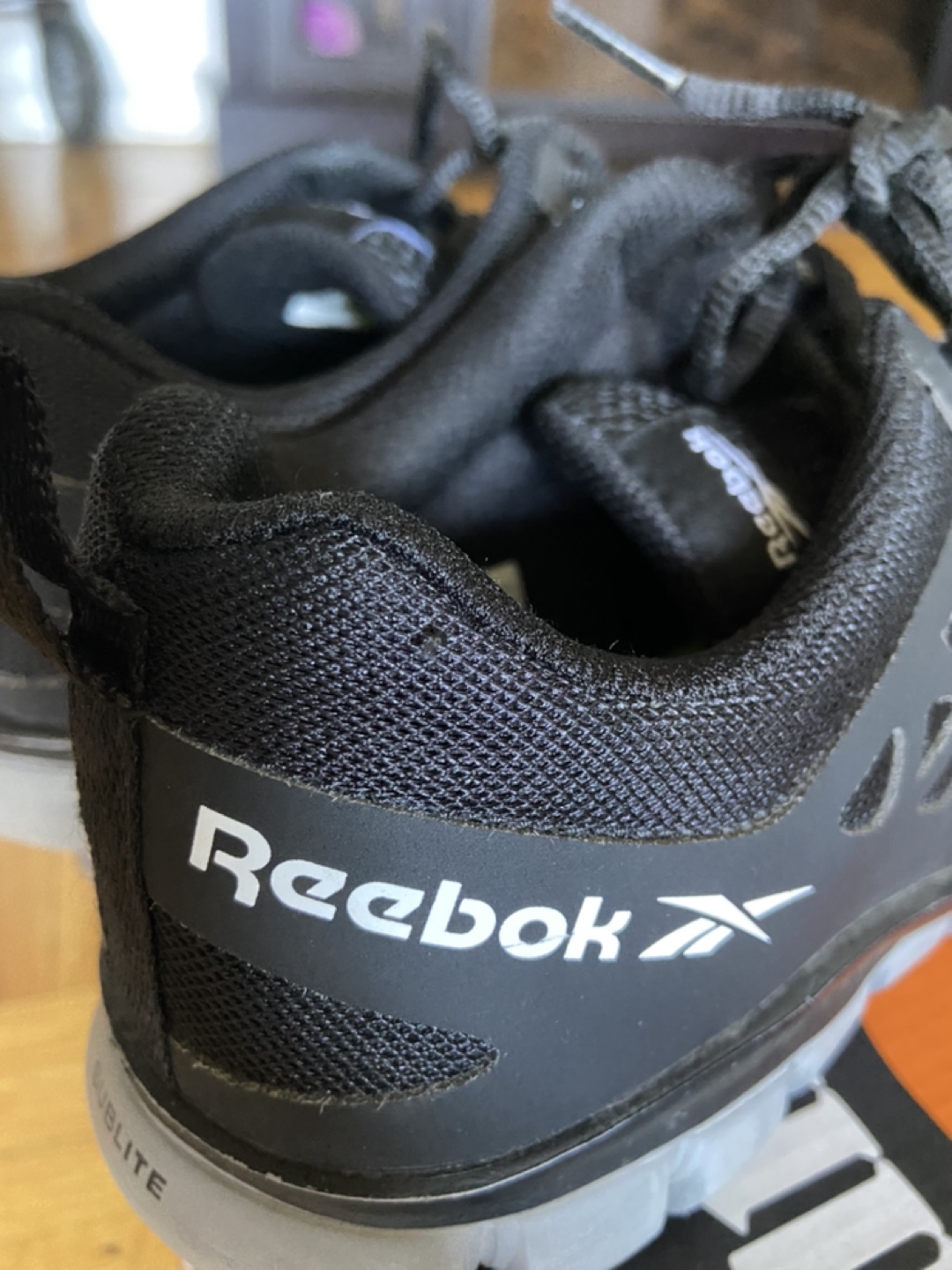 Like new Reebok steel toe shoes.            Size:7.5 - photo 3