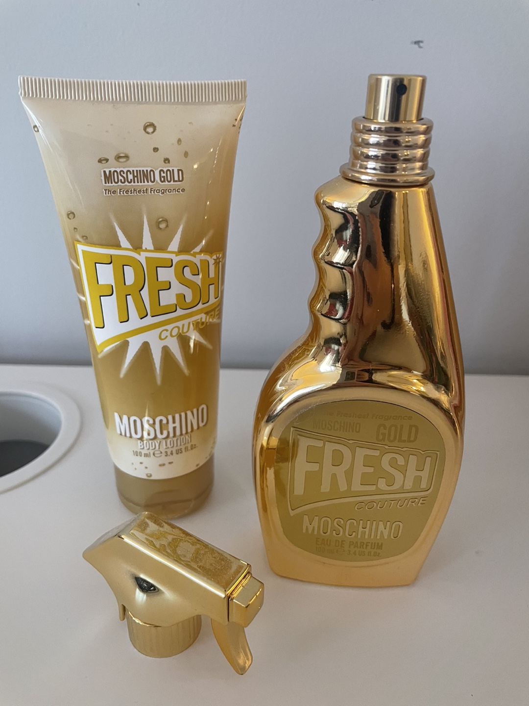 Moschino body lotion and perfume - photo 2