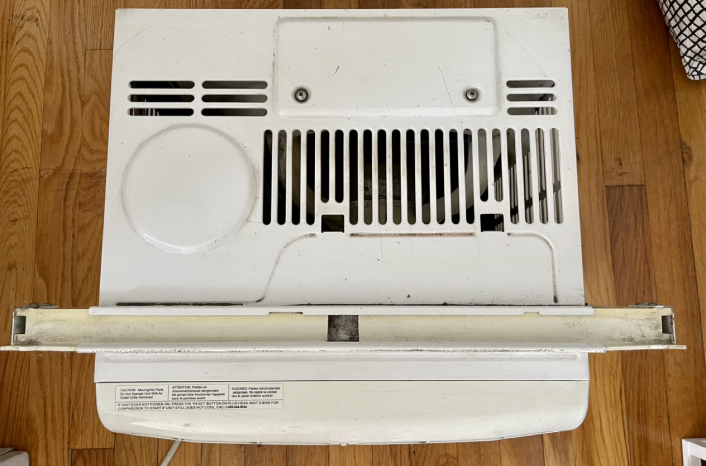 Frigidaire Window Air Conditioner - photo 3