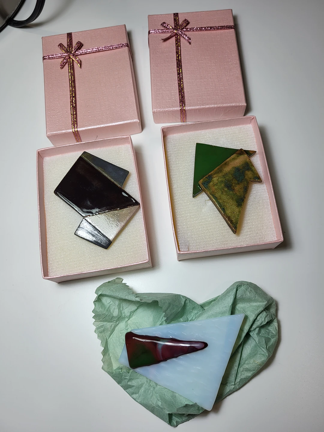 [BRAND NEW] Handmade Stone Brooch image indicator(2)