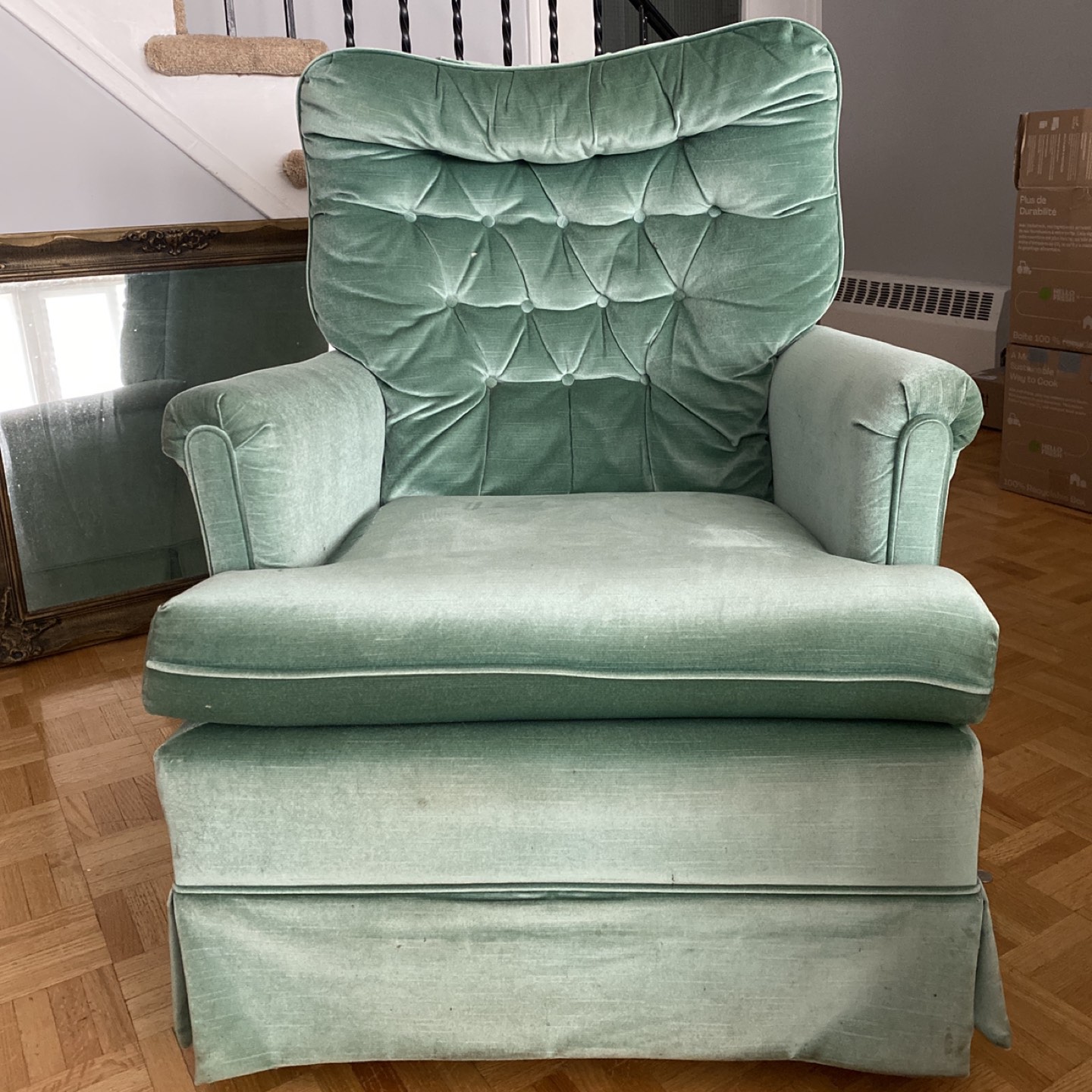 Living Room Chair (with wheels) thumbnail