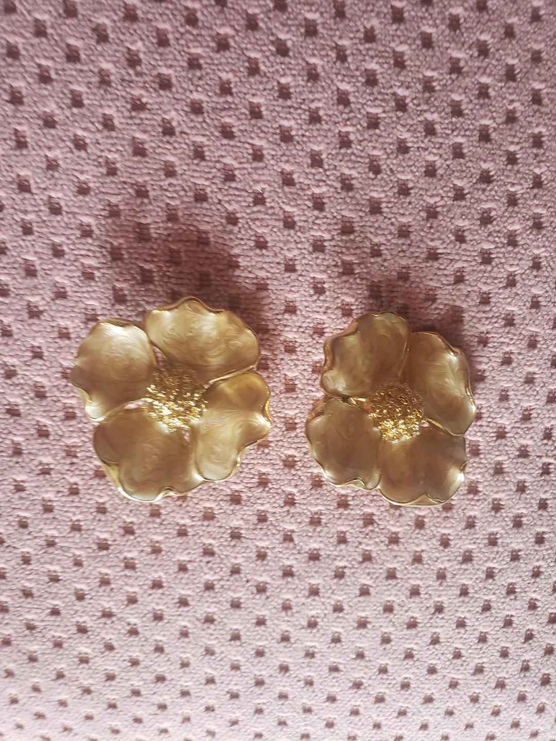 beautiful high end vintage clip on earrings thumbnail
