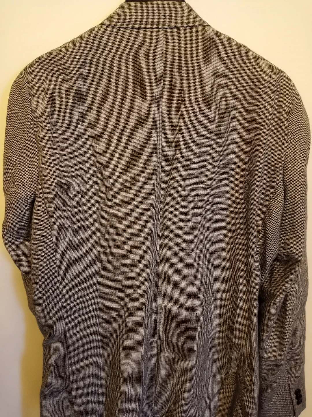 Uniclo men's light weight jacket image indicator(2)