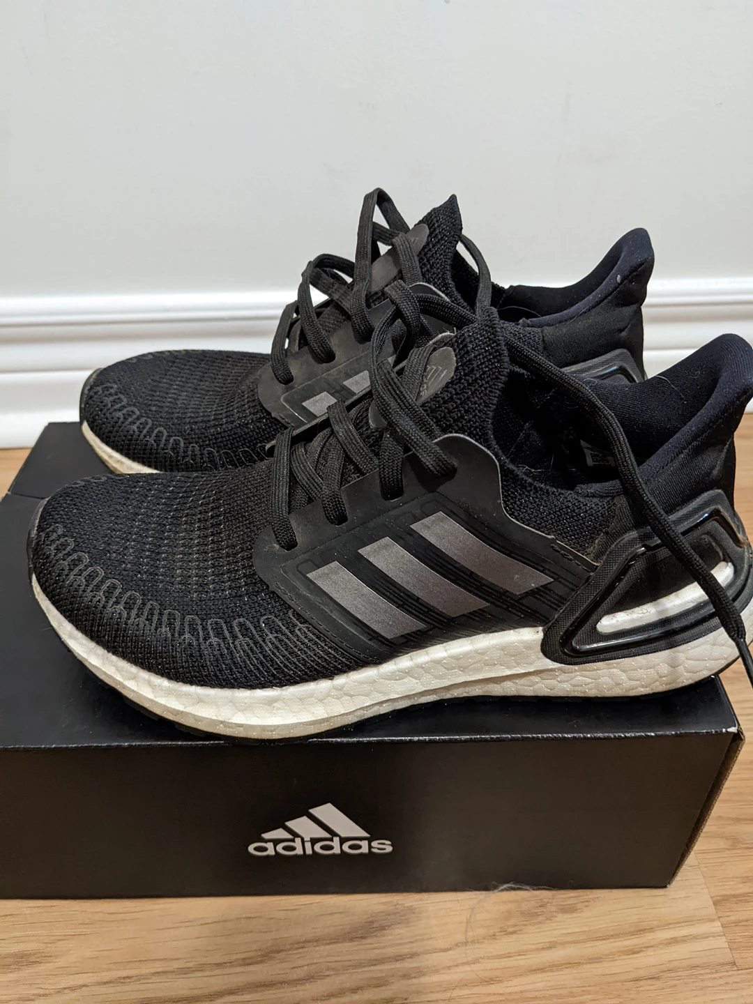 ultraboost 20 black and white women's size 6 - photo 4