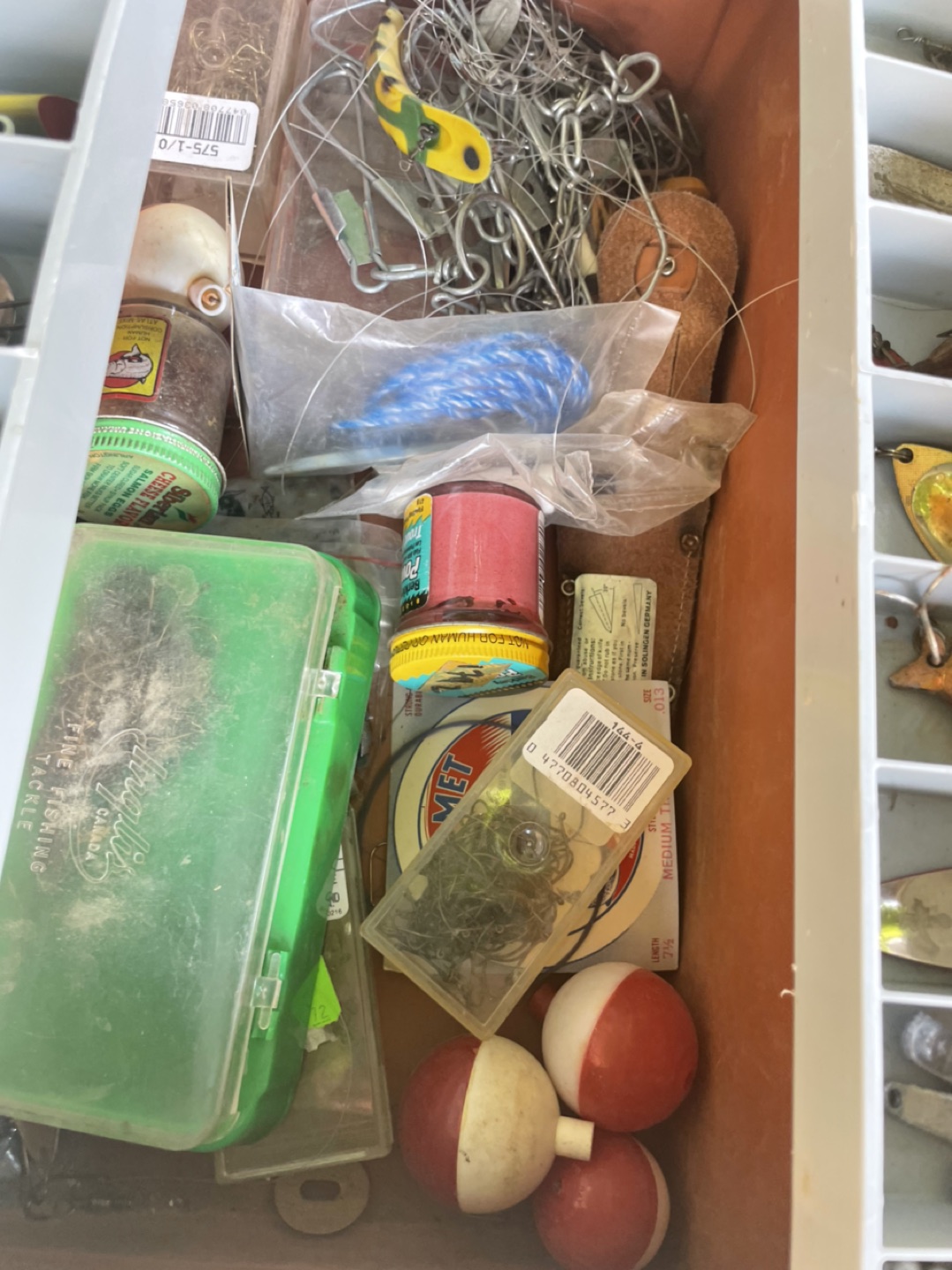 Abu Garcia fishing Reel, rod and tackle box with Lures - photo 5
