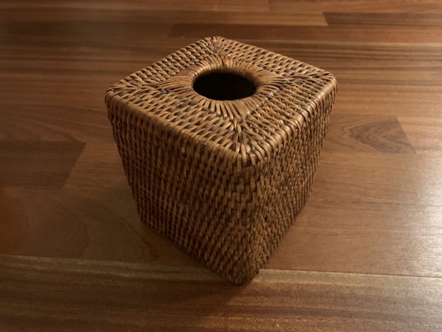 Rattan tissue box square