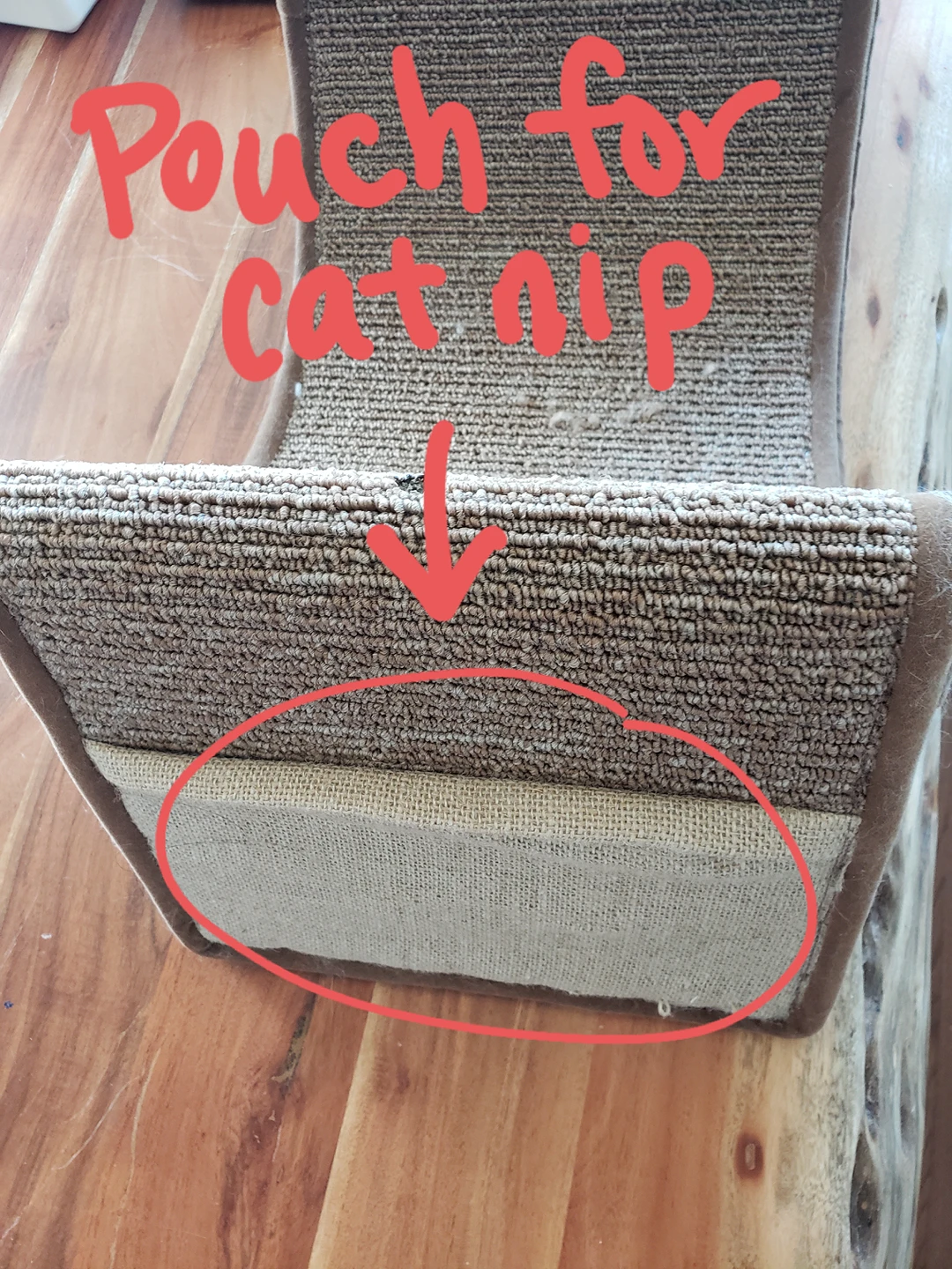 Curled cat lounger with pouch for cat nip - photo 2