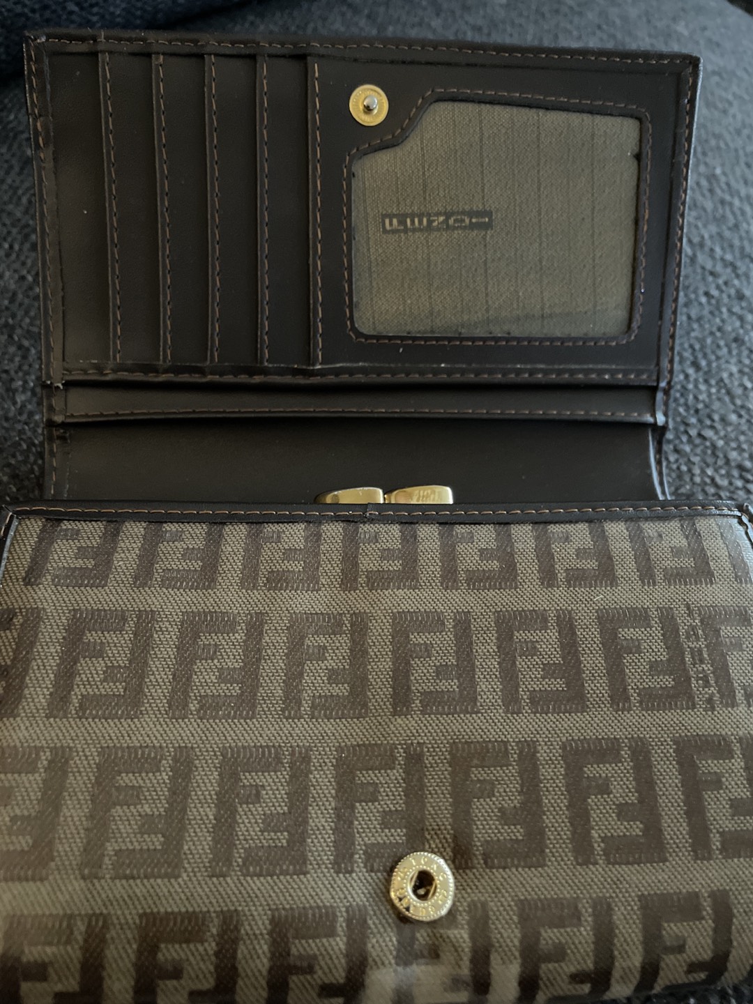 Fendi Authentic Wallet - photo 2