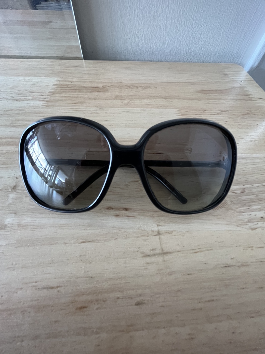 Burberry Sunglasses - comes with Designer Case and felt cleaner thumbnail