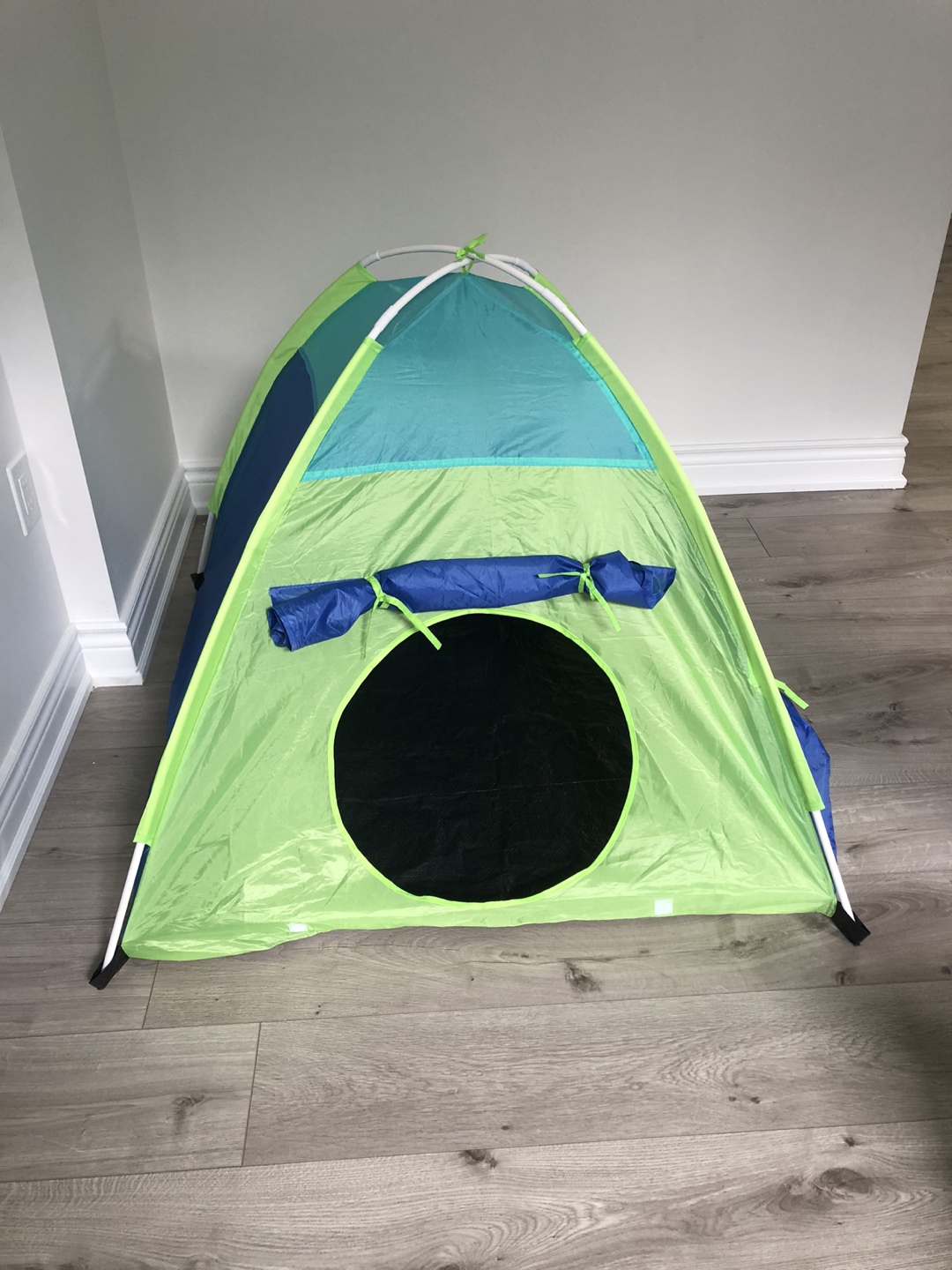Two play tents 🏕 thumbnail