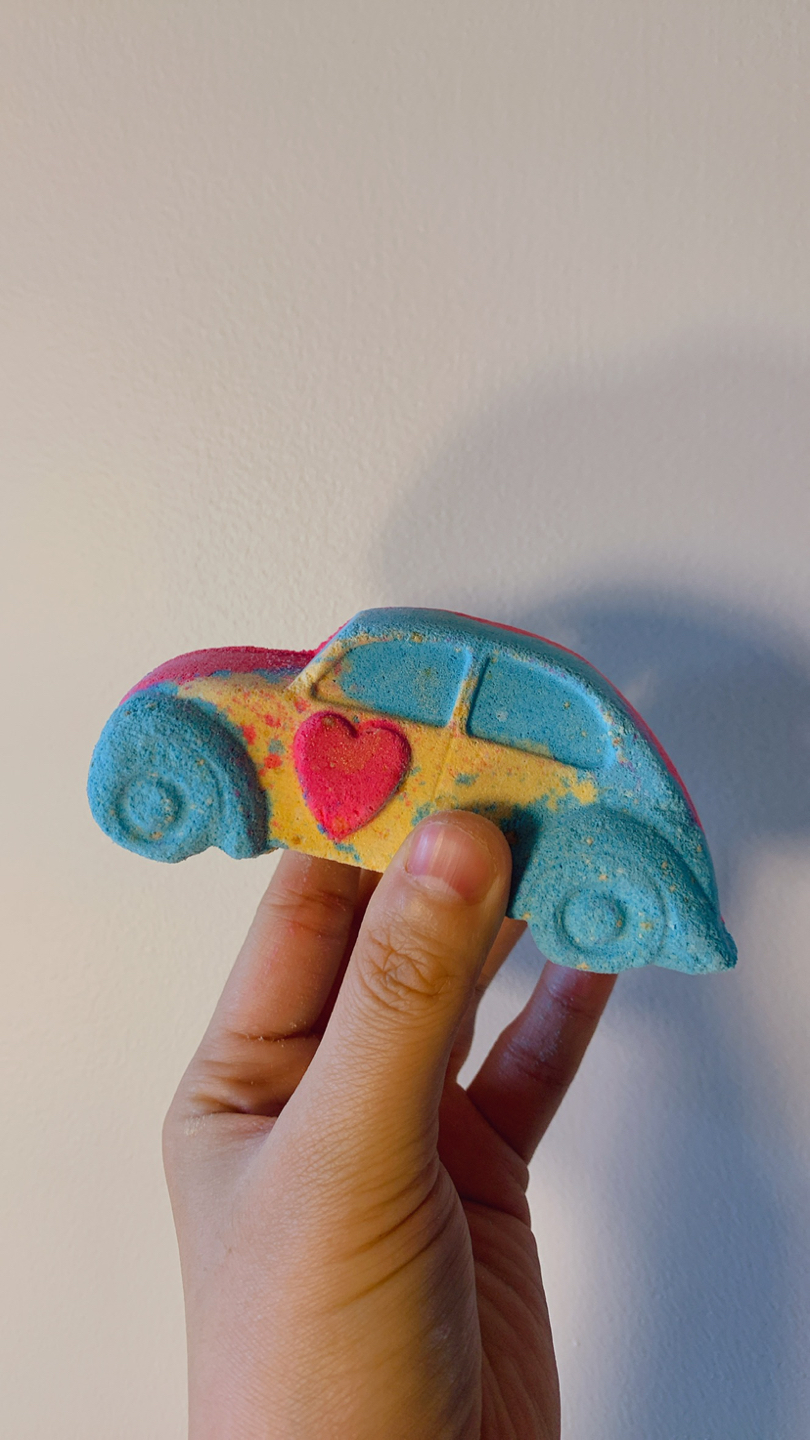 Lush - unused Love Bug bath bomb