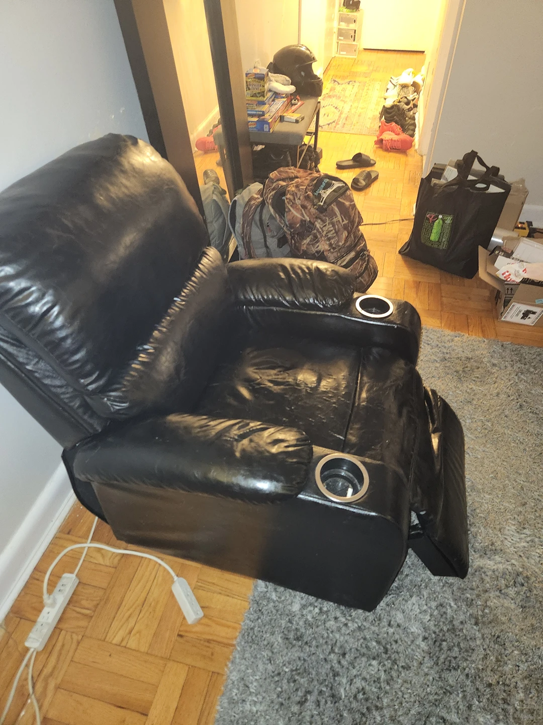 Used Recliner 4 sale! image indicator(3)