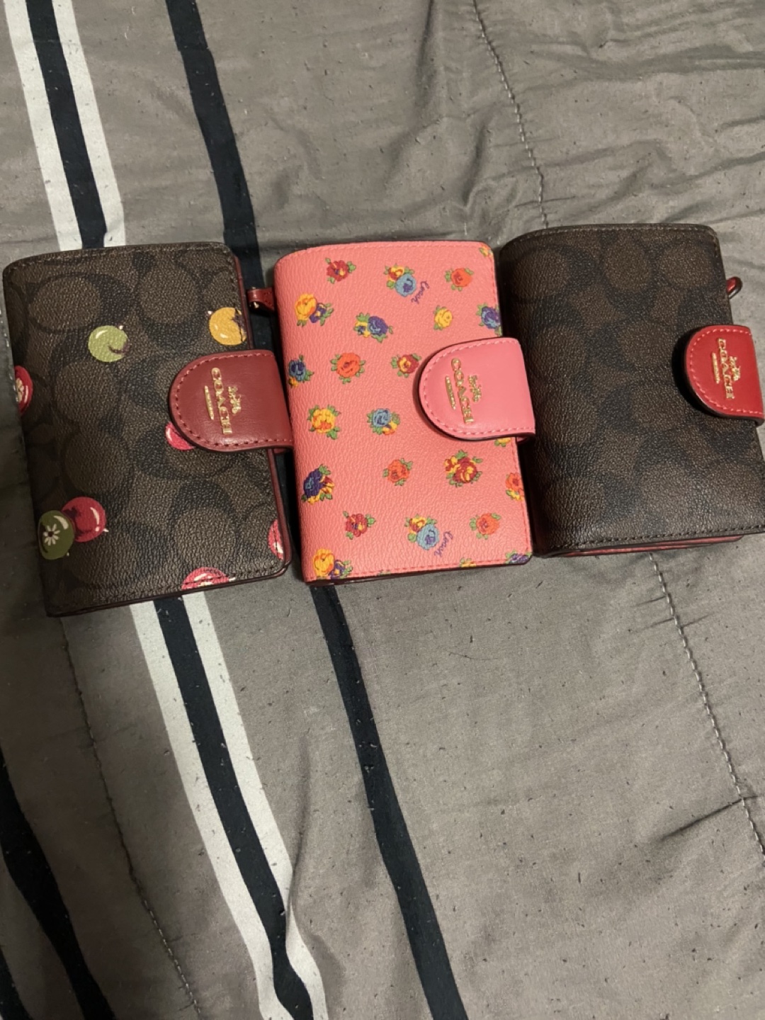 Coach medium zip wallet new