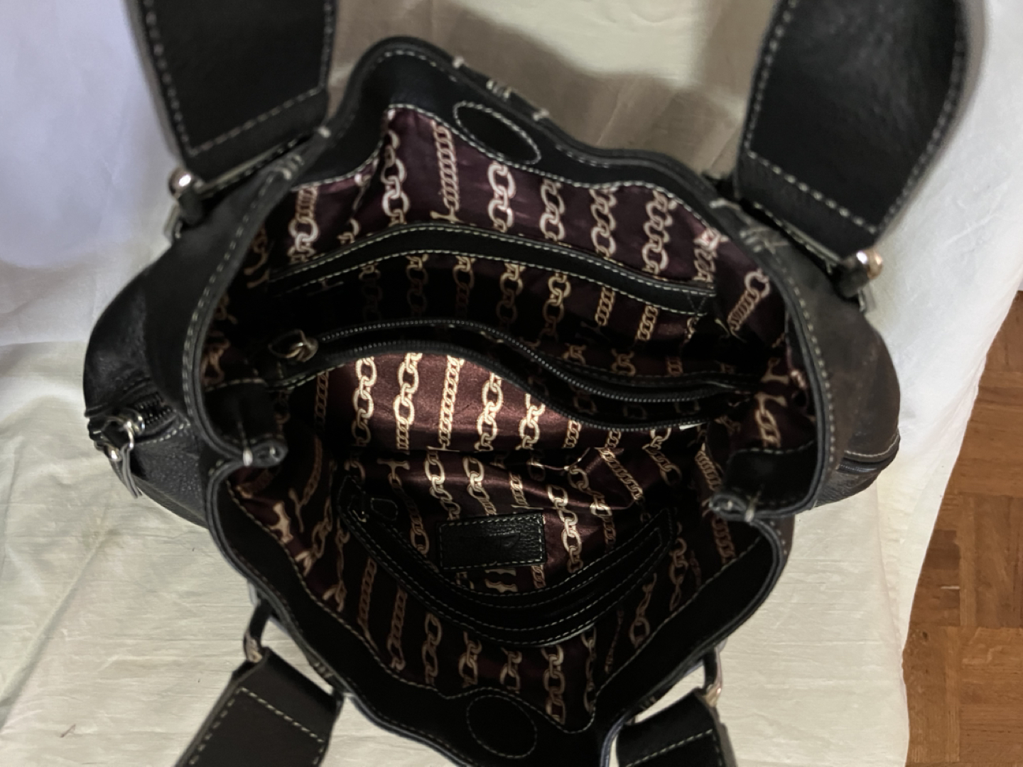 BRAND NEW Leather Purse image indicator(2)