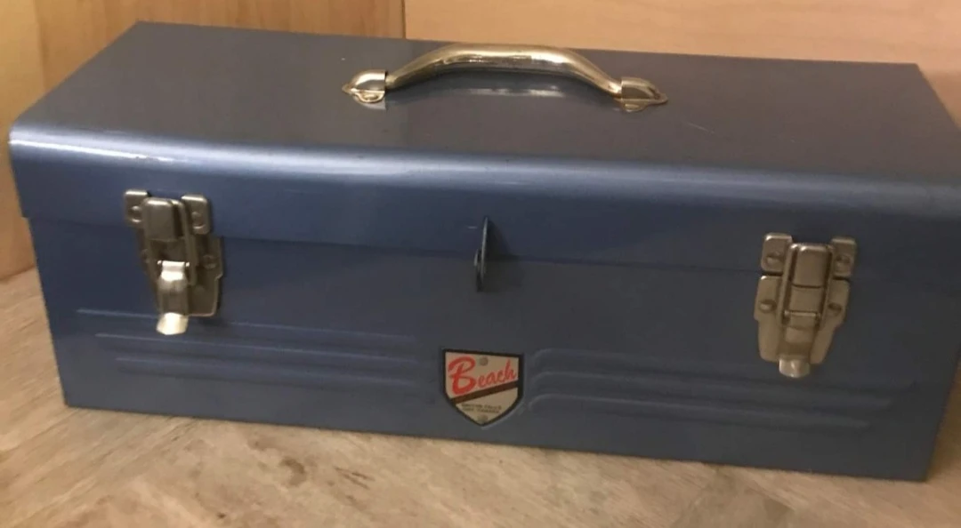 VINTAGE TOOL BOX MADE BY BEACH thumbnail
