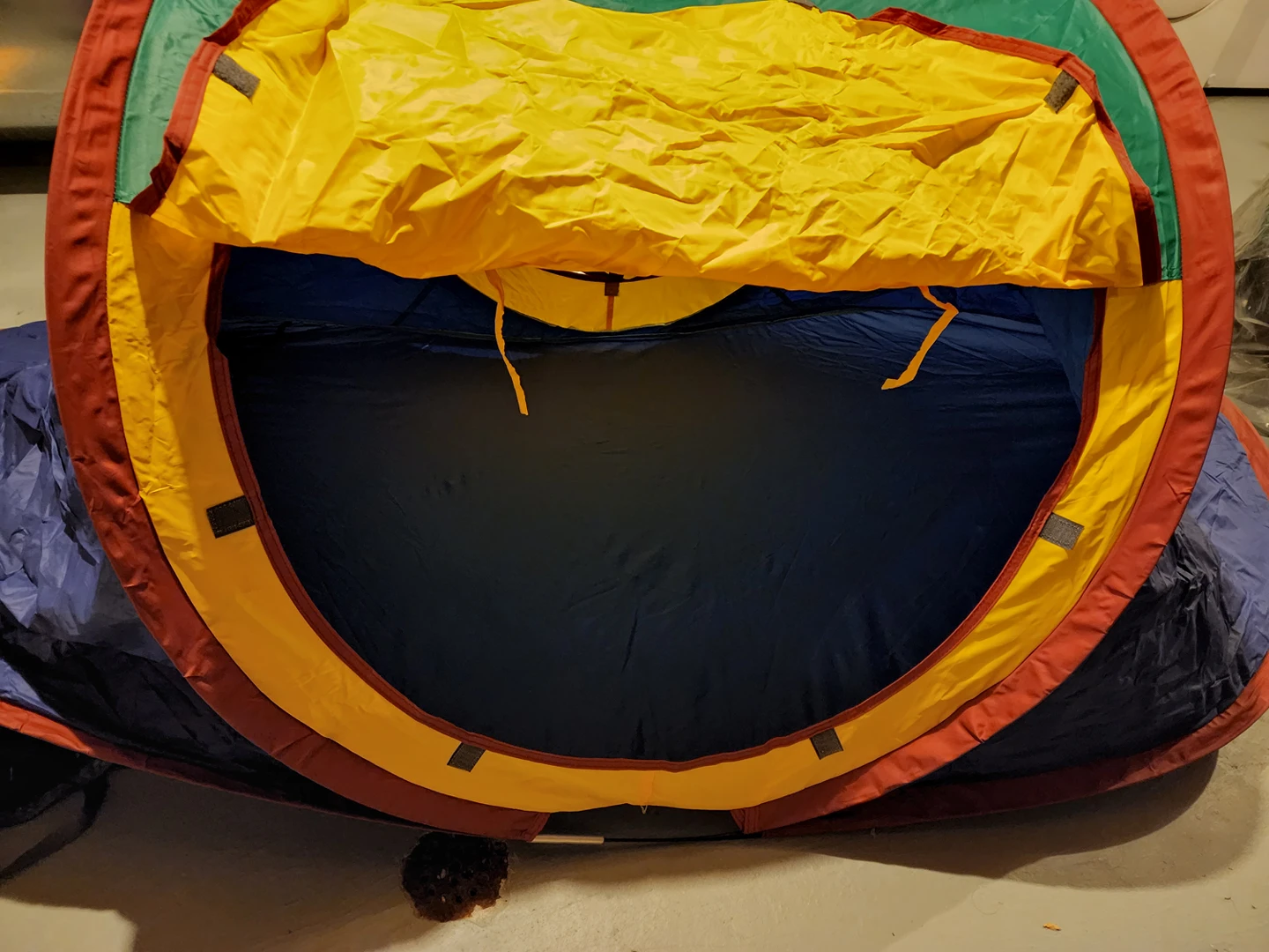 EUC - Children's Pop-up Play Tent - photo 2