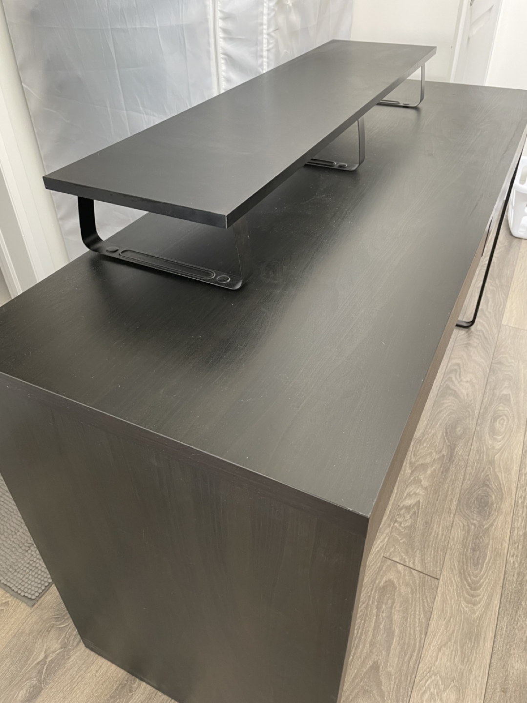 Desk (IKEA Micke) + Monitor stand image indicator(2)