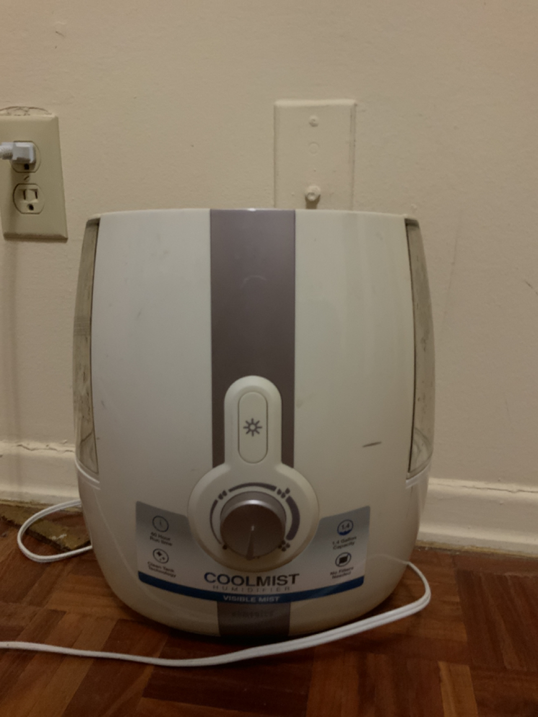 MOVING SALE Homedics Dehumidifier thumbnail