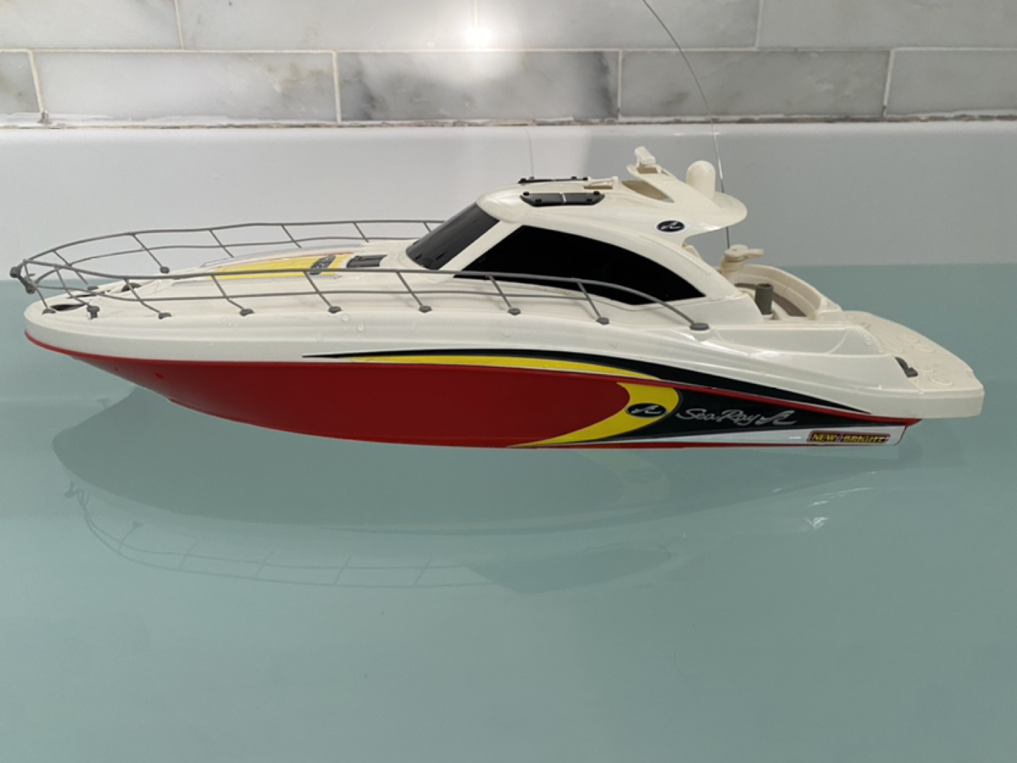 *CONTACT ME* SeaRay New Bright RC Boat *Batteries Included* thumbnail