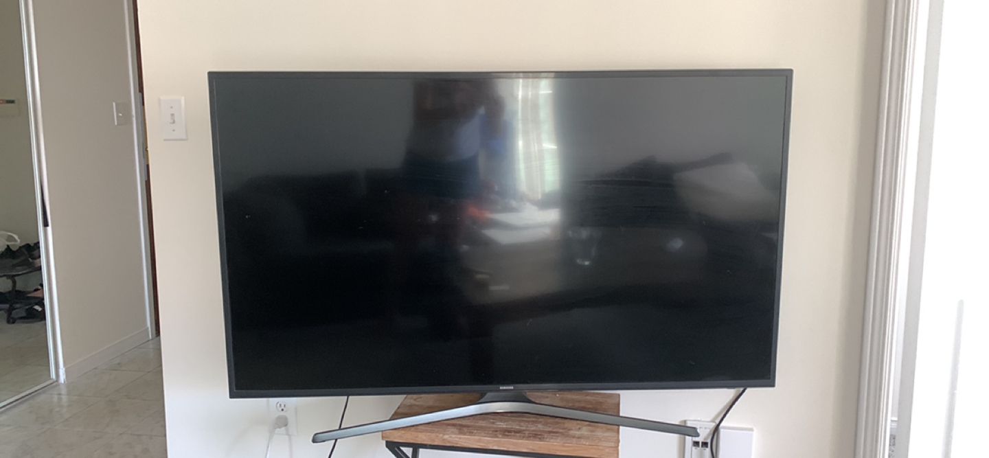 Samsung smart TV series 6
model UN55MU6300F