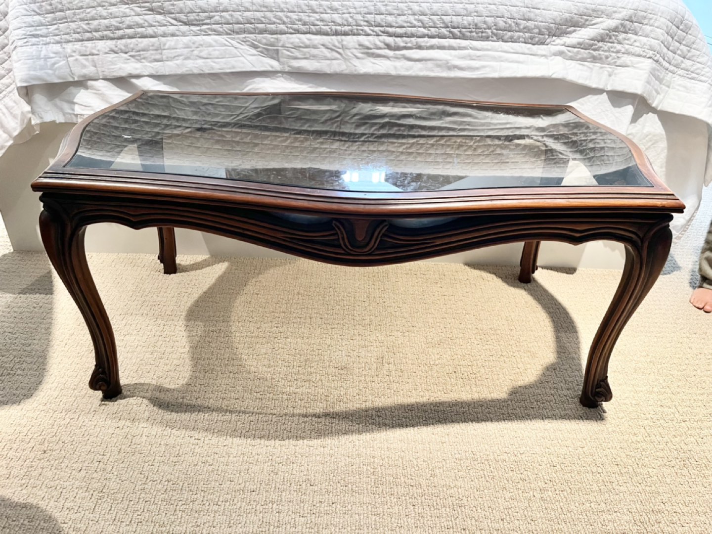 ANTIQUE SOLID WOOD AND GLASS COFFEE TABLE - photo 3