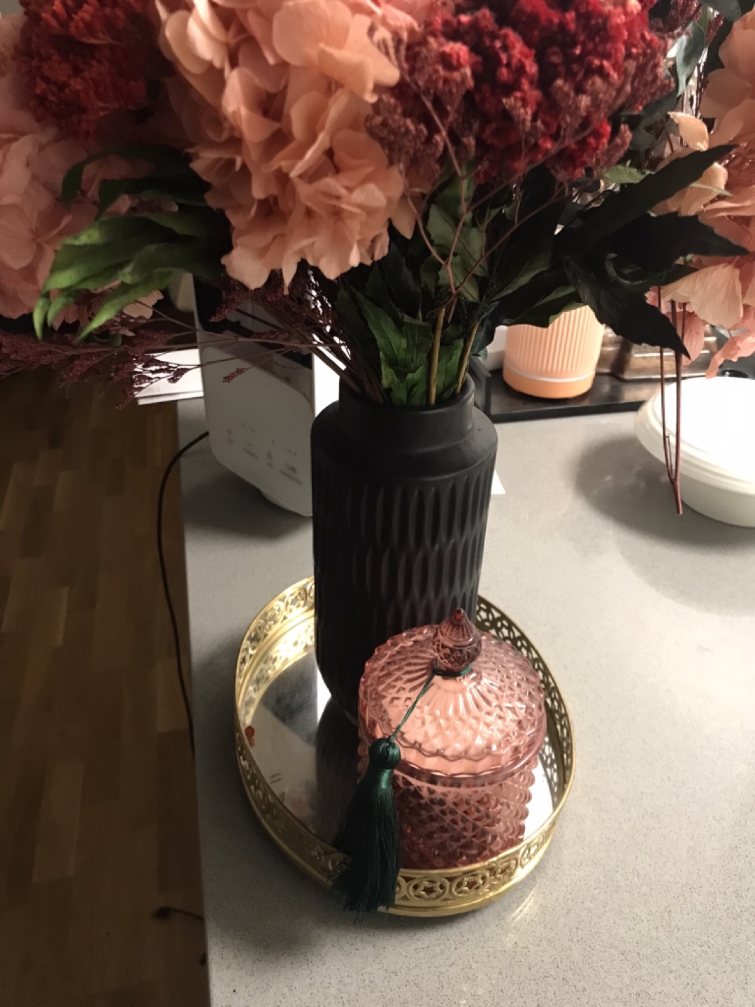 Beautiful table centrepiece - photo 3