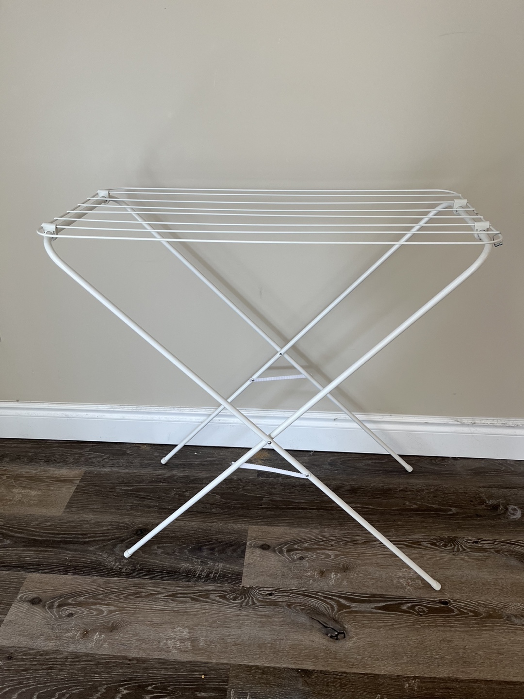 Clothes drying rack