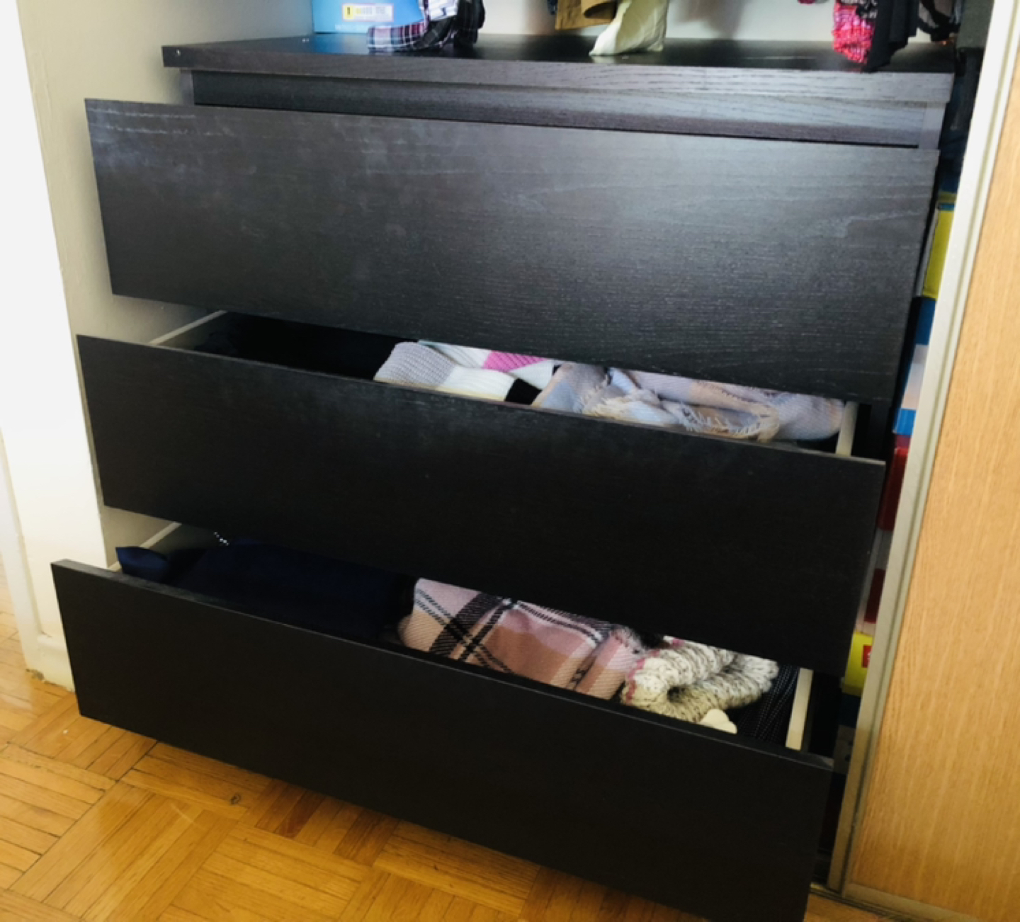 IKEA MALM 4-piece Bedroom Set - photo 5