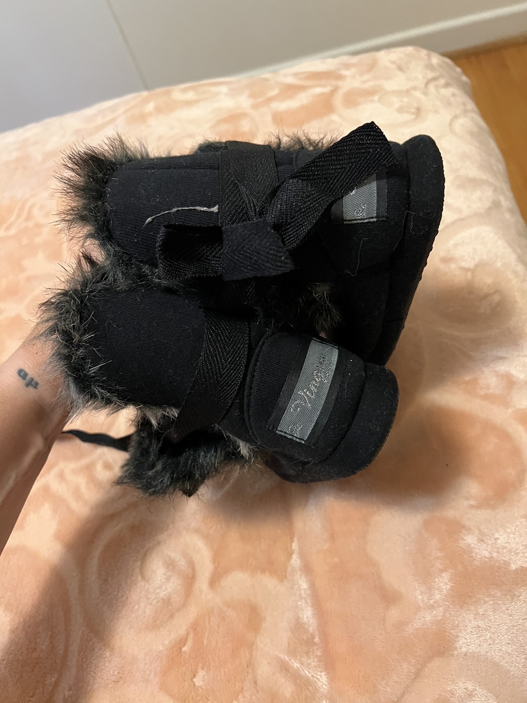 Size 9-10 Girls booties thumbnail
