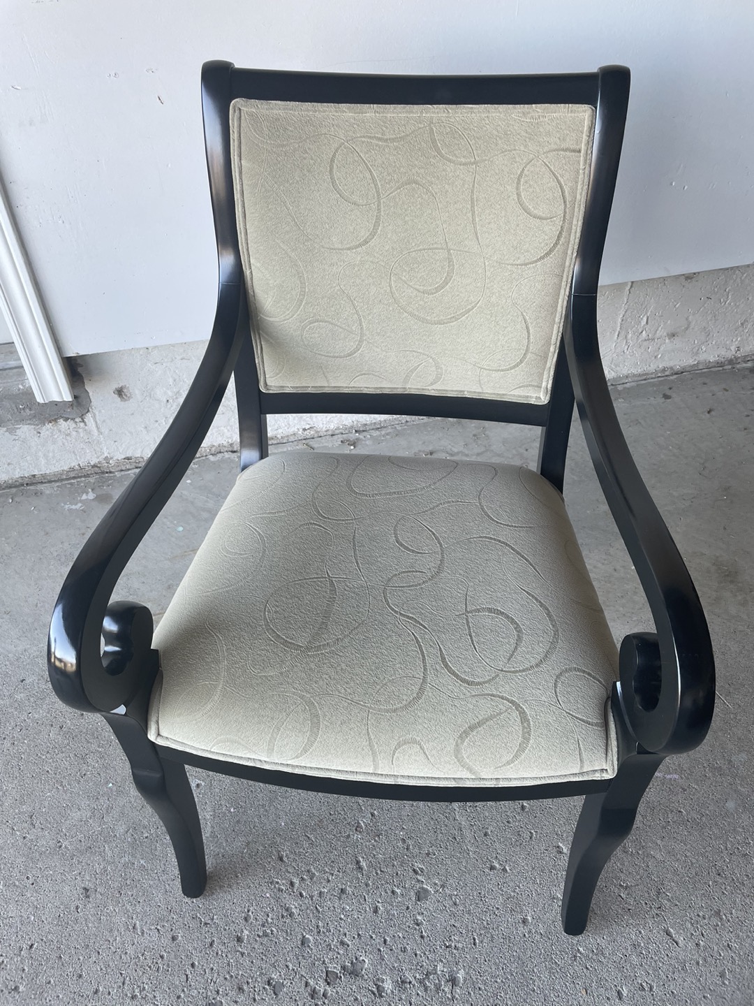 VINTAGE CHAIR thumbnail