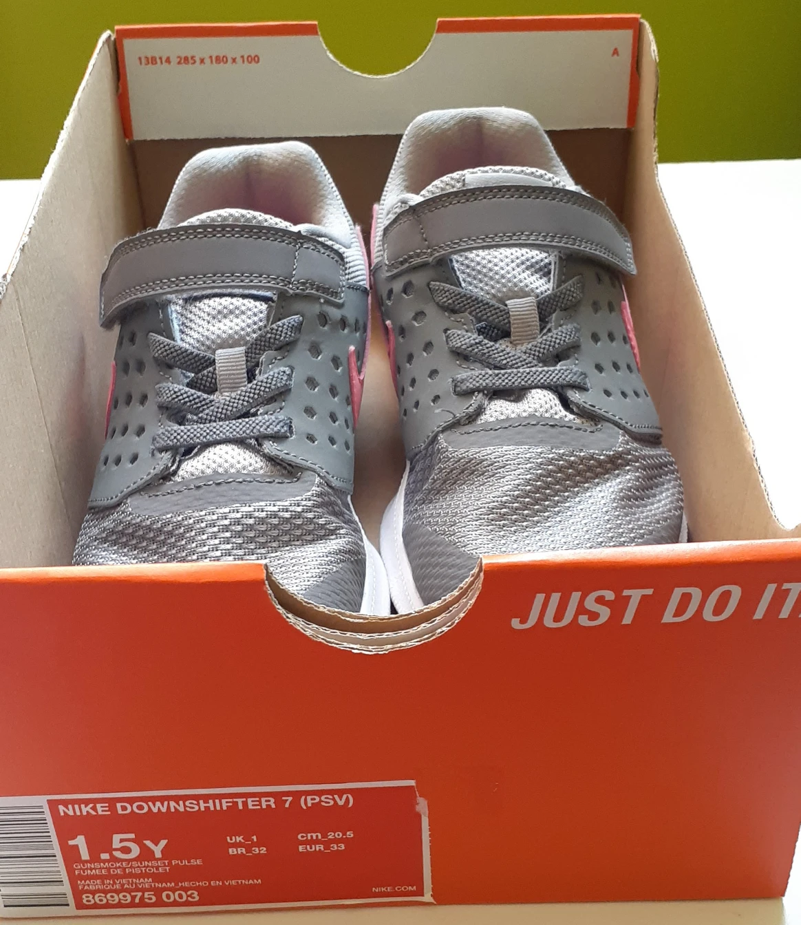Girls Nike Shoes Grey/Pink - photo 2