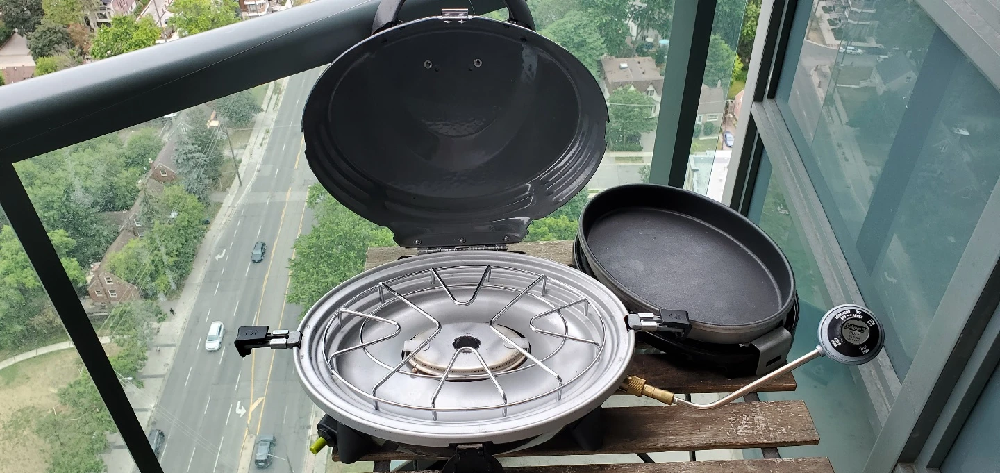 Coleman portable grill + 3 propane cylinders - photo 4