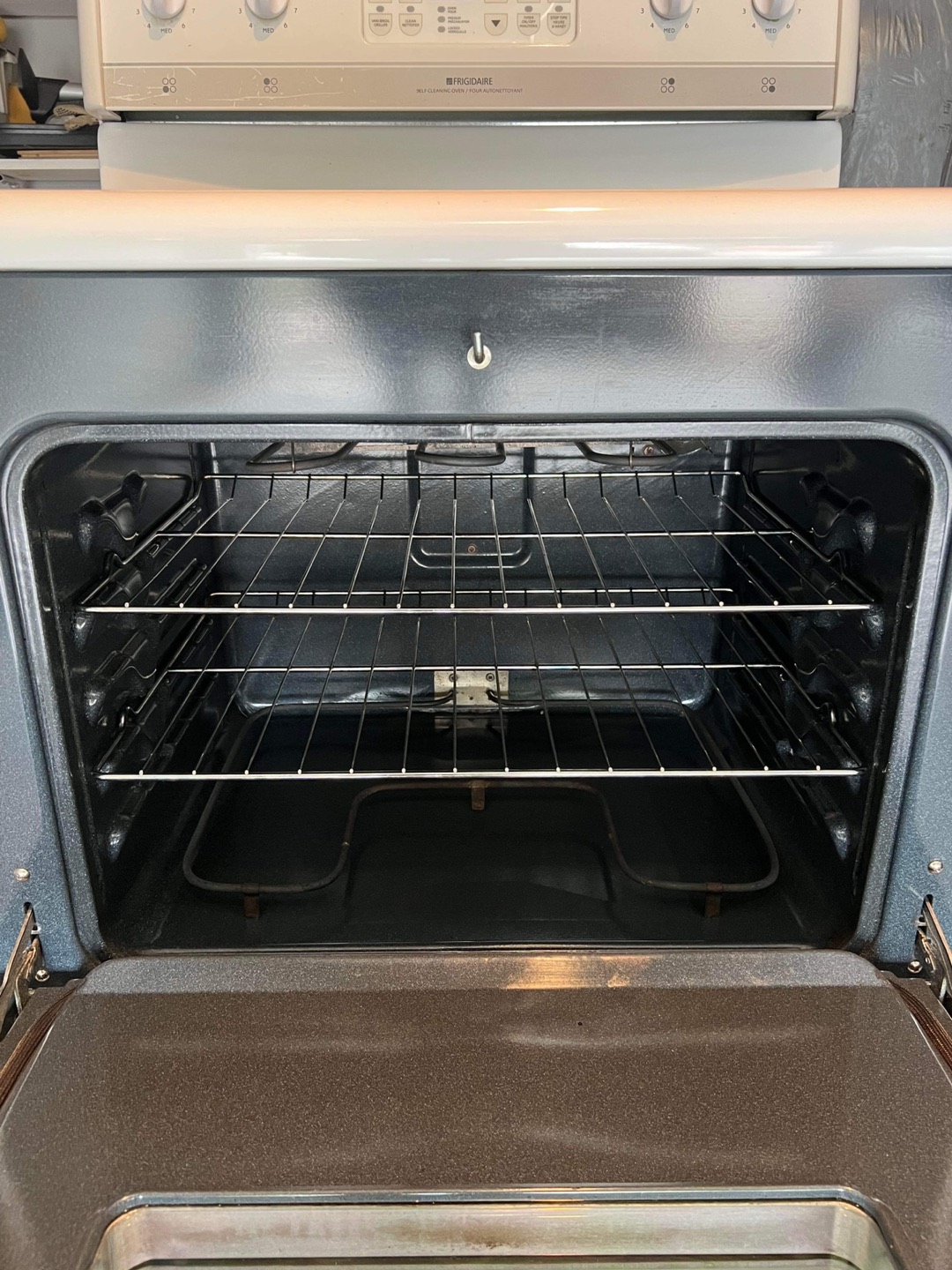 Frigidaire 30-inch electric oven - photo 2