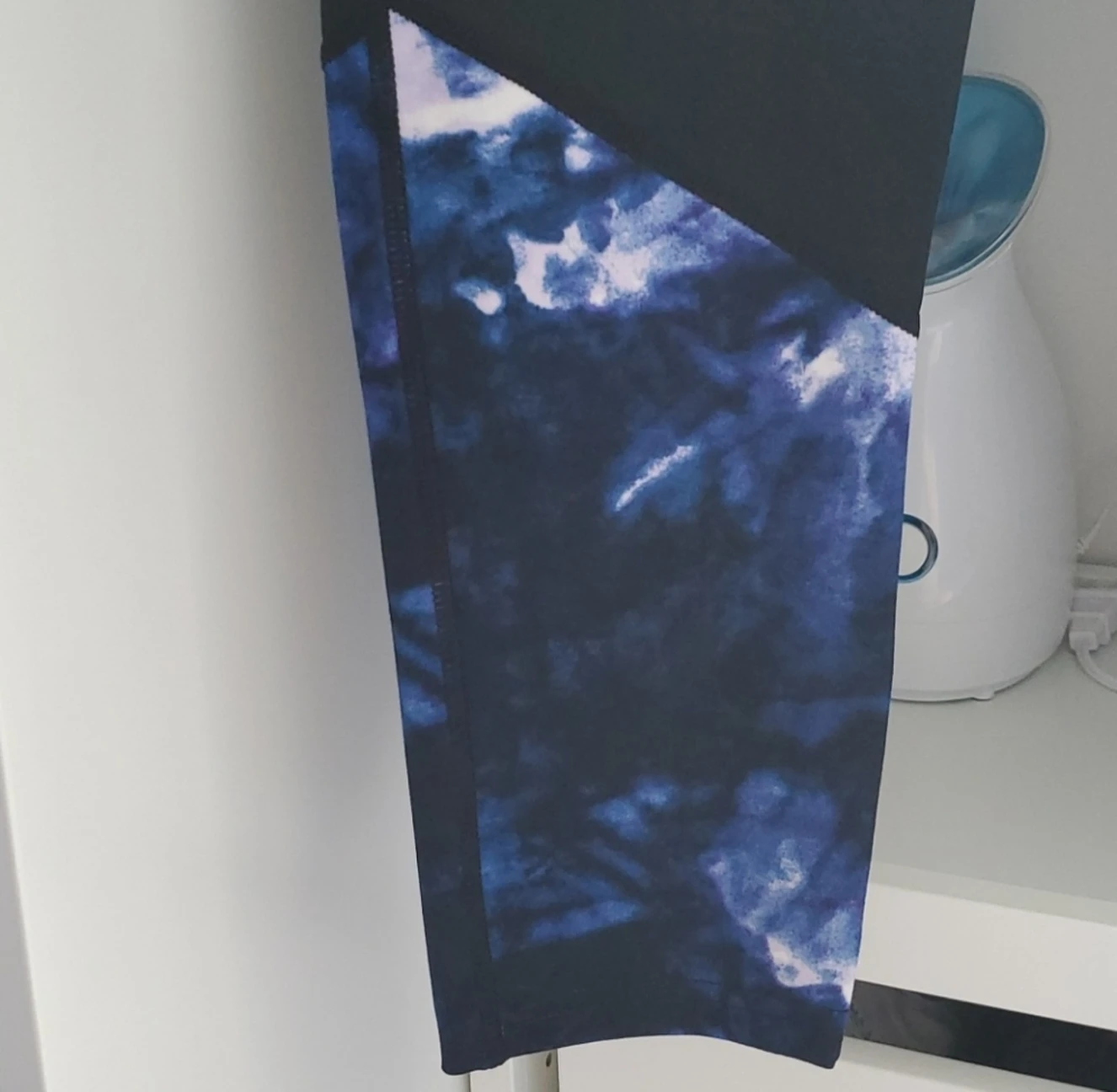 BNWT workout mid calf leggings image indicator(2)