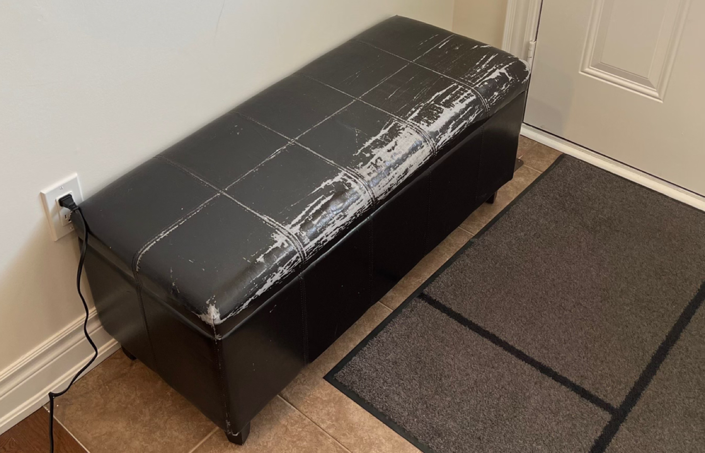 Selling entryway bench with storage thumbnail