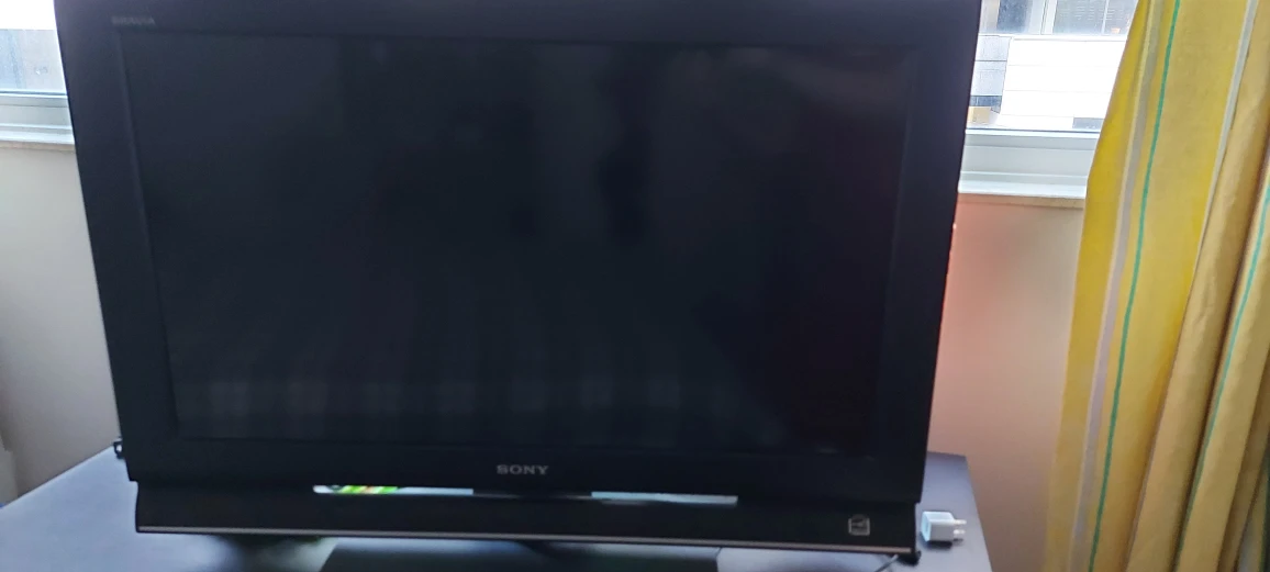 Sony TV 32" Colour LCD Digital with remote control - photo 3
