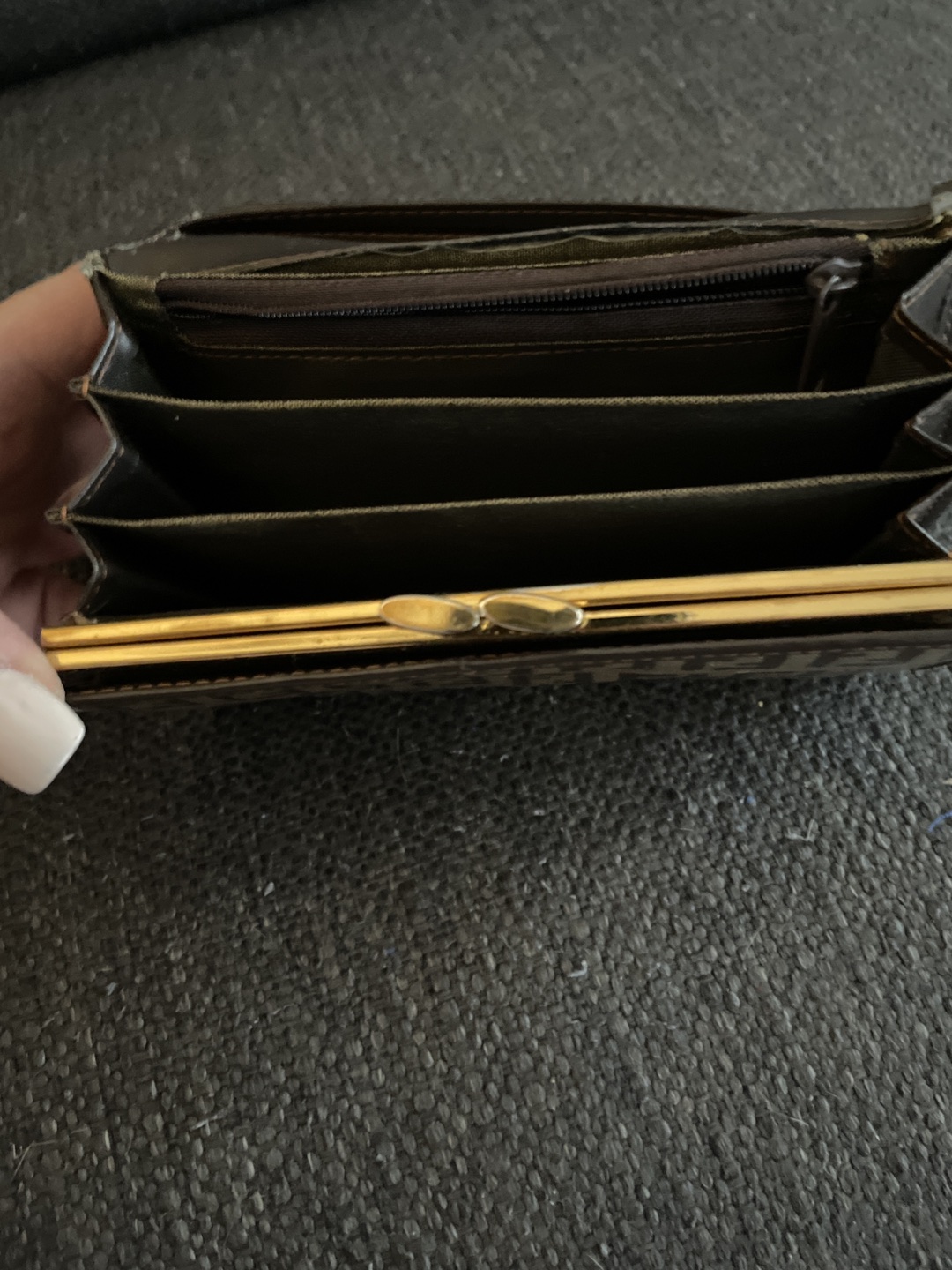 Fendi Authentic Wallet - photo 3