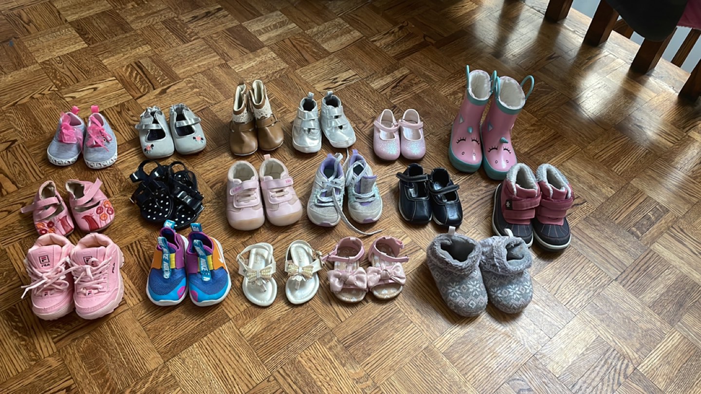 BABY SHOES (SIZE between 3-6) thumbnail