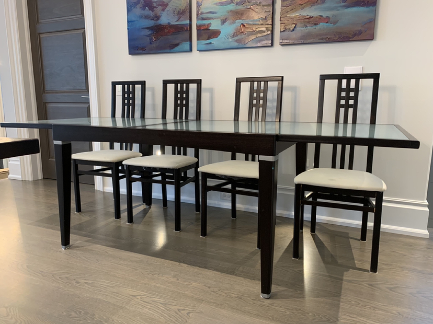 Tempered glass table with 6 wooden chairs - photo 2